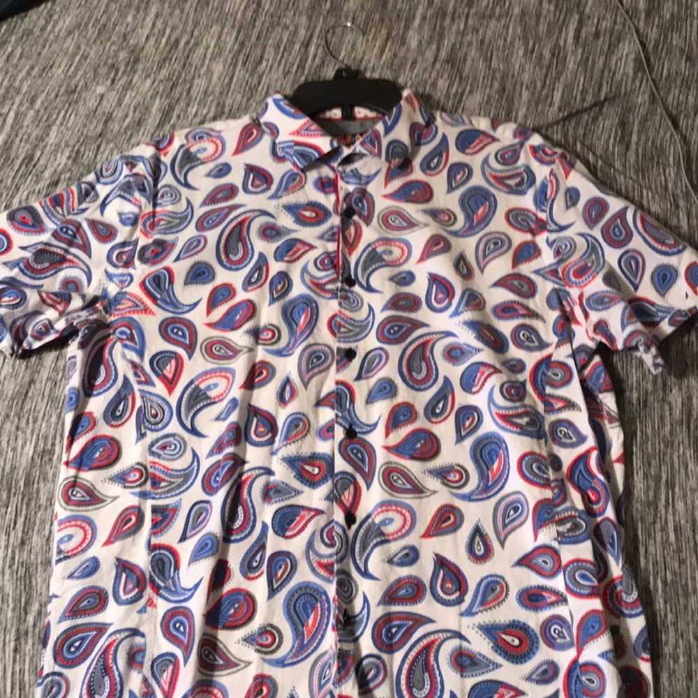 Short sleeve button down